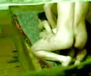 İki yabancı sokakta bir çek kızı baştan amatör altyazılı porno çıkarıyor