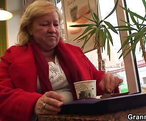 Çıplak ve kızlık bozma amatör porno yarı abuleas Bayan kırk yıl