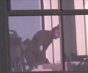 Sarışın bebek olduğunu göt ile bir oyuncak o porno amator